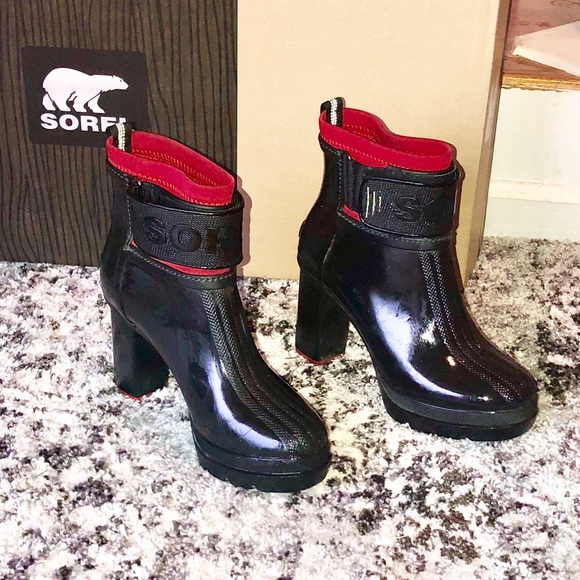 red sorel rain boots